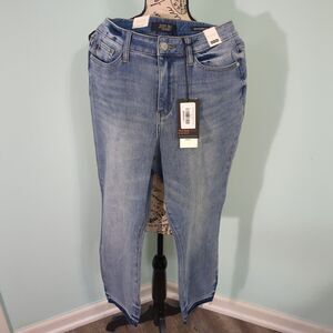 Judy Blue Women 7/28 Boyfriend Fit Frayed Hem Jeans
